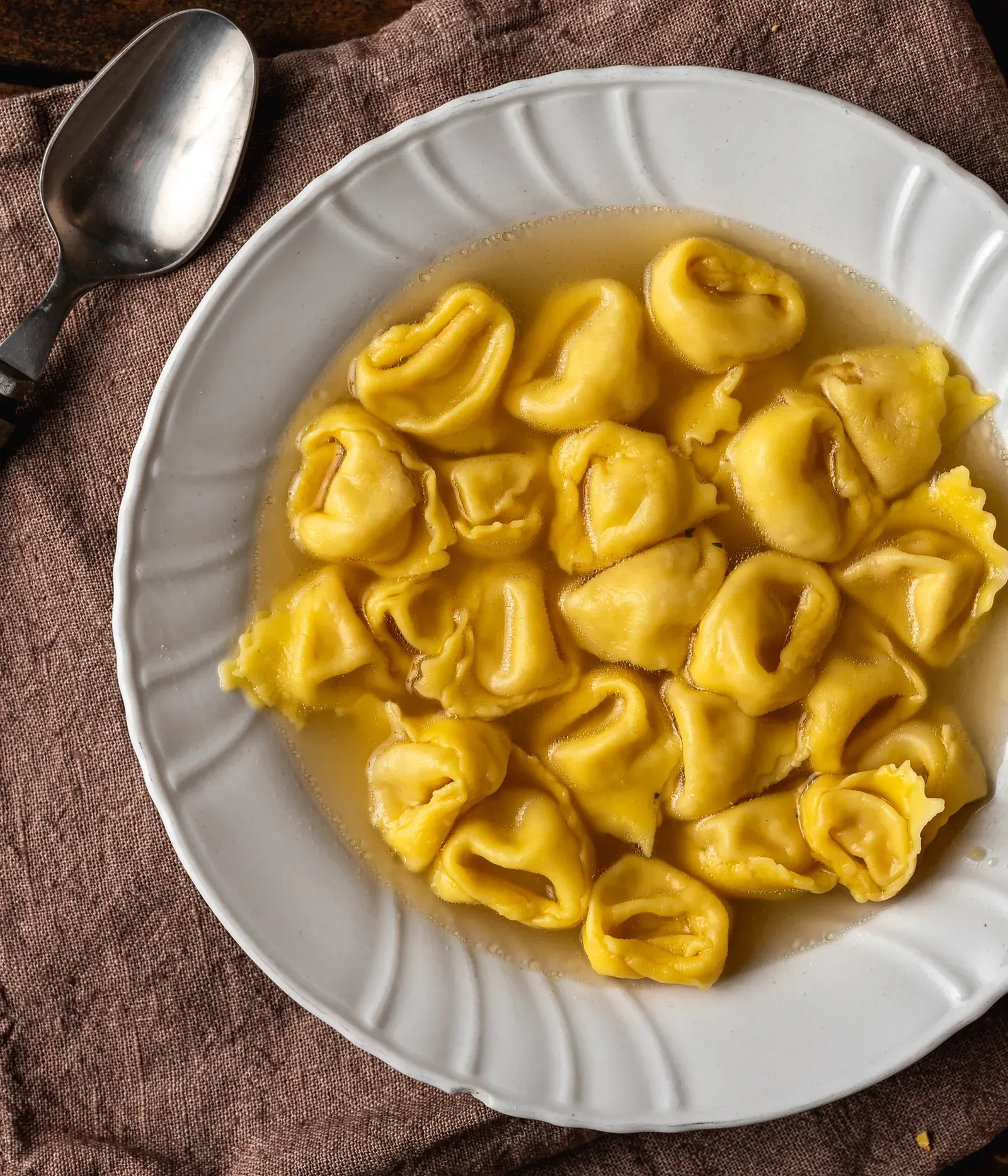 Cappelletti in brodo